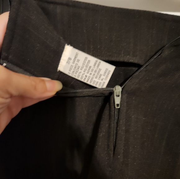 Womens suit with skirt and jacket.  Size 7/8. Great condition. - Picture 11 of 11